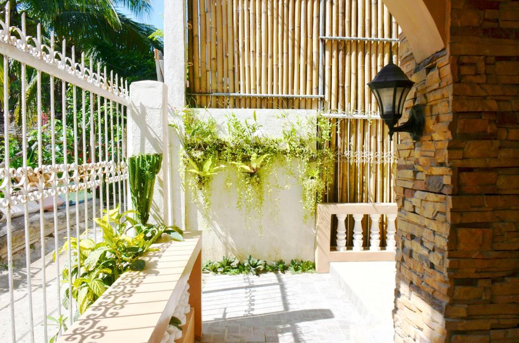 Casa D' Estrella Apartelle Balabag  Bagian luar foto