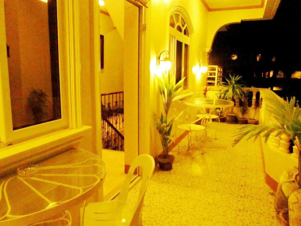 Casa D' Estrella Apartelle Balabag  Bagian luar foto