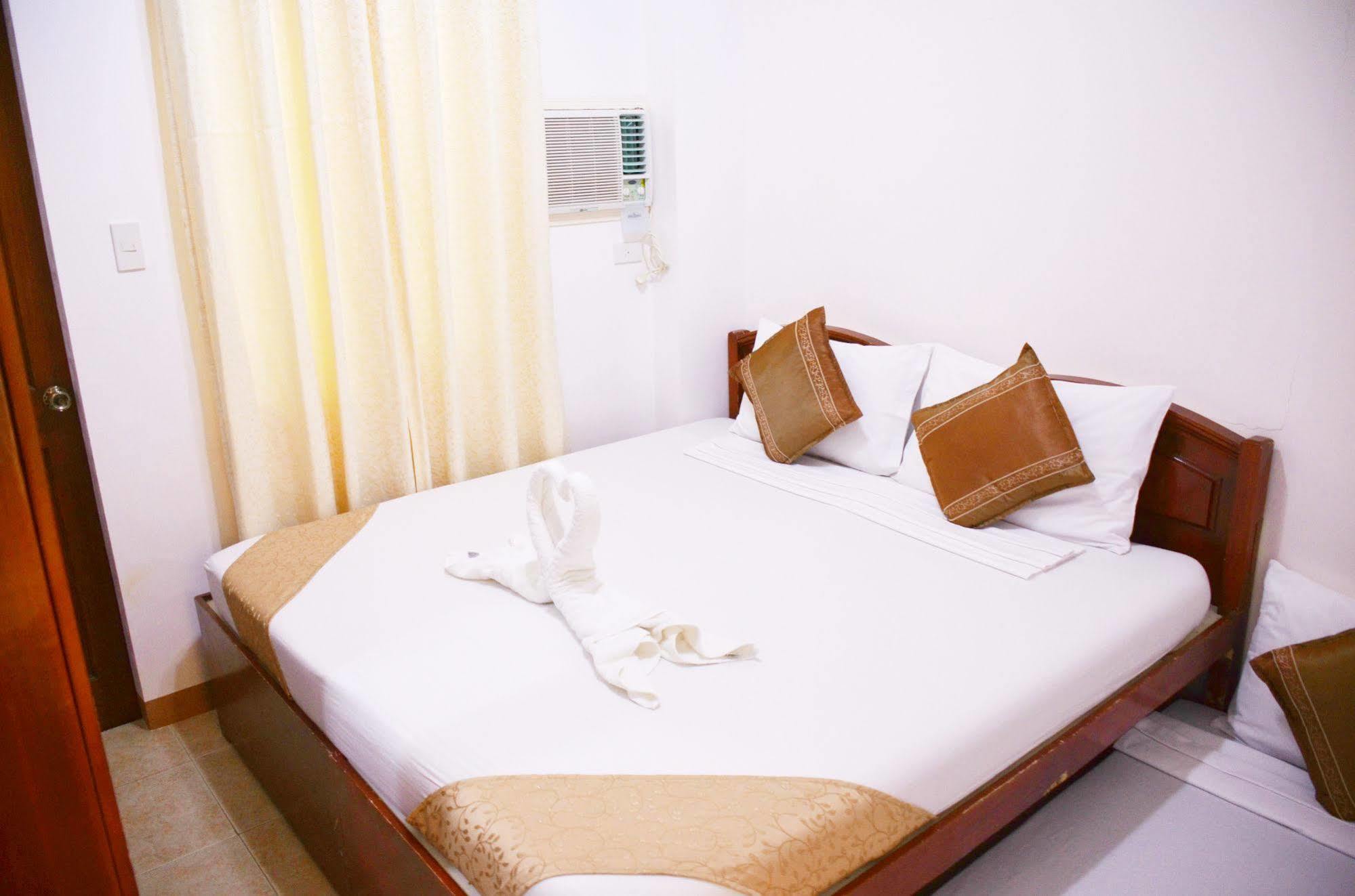 Casa D' Estrella Apartelle Balabag  Bagian luar foto