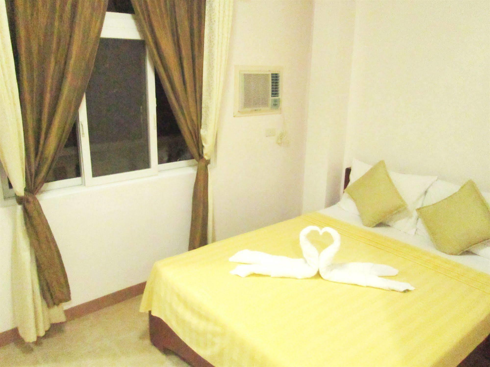 Casa D' Estrella Apartelle Balabag  Bagian luar foto