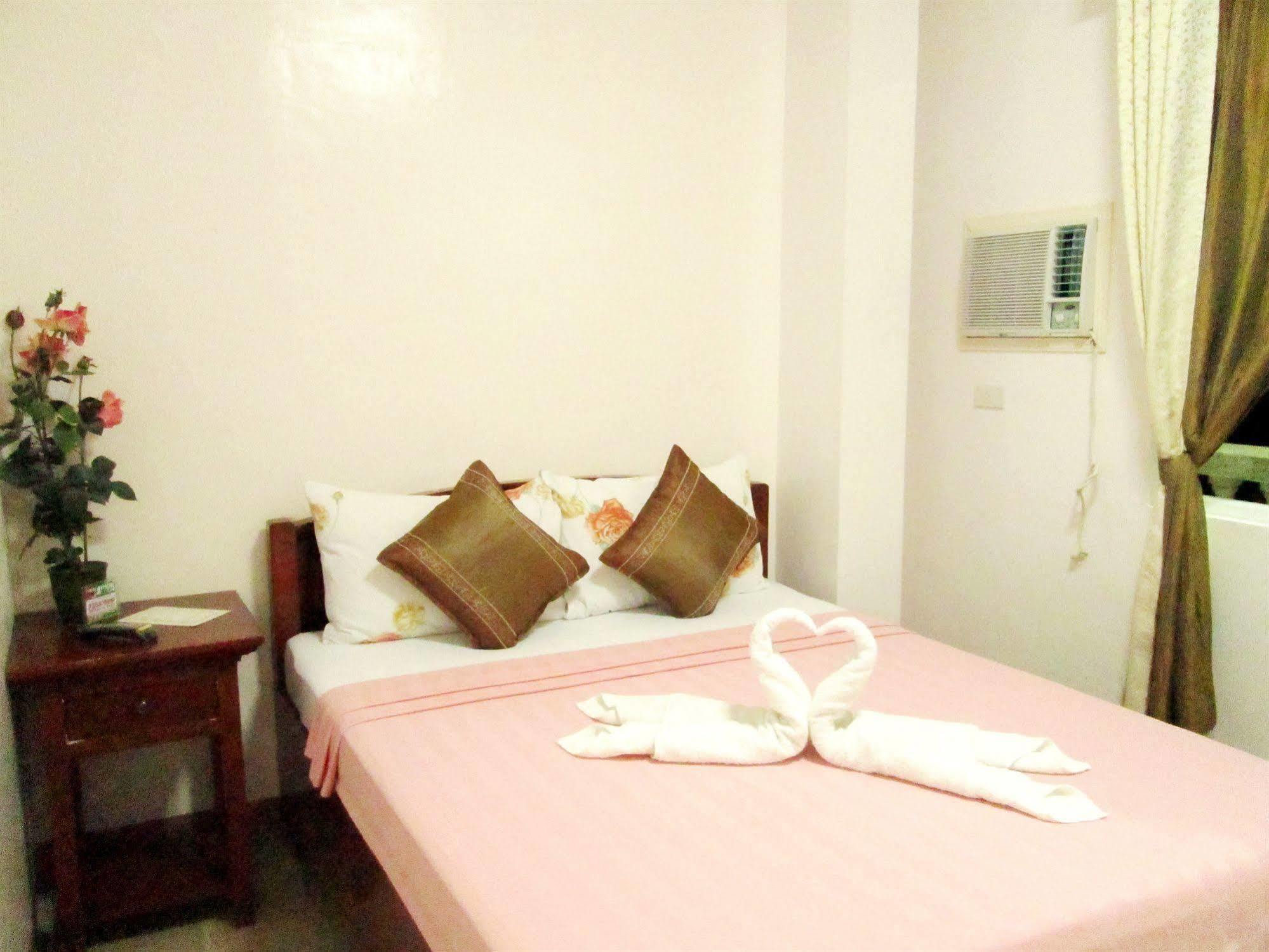 Casa D' Estrella Apartelle Balabag  Bagian luar foto