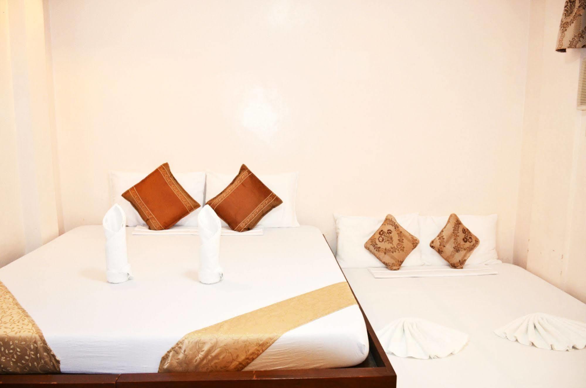 Casa D' Estrella Apartelle Balabag  Bagian luar foto