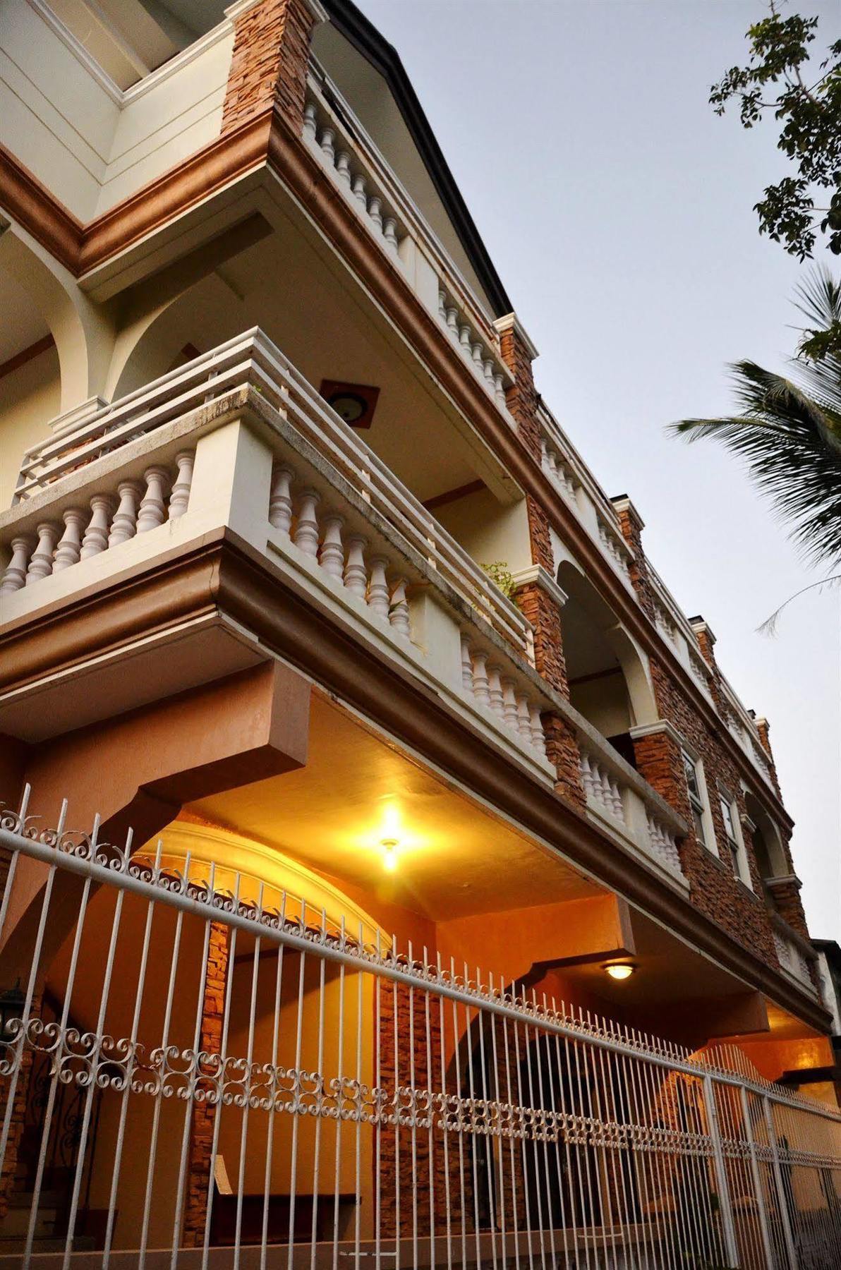 Casa D' Estrella Apartelle Balabag  Bagian luar foto