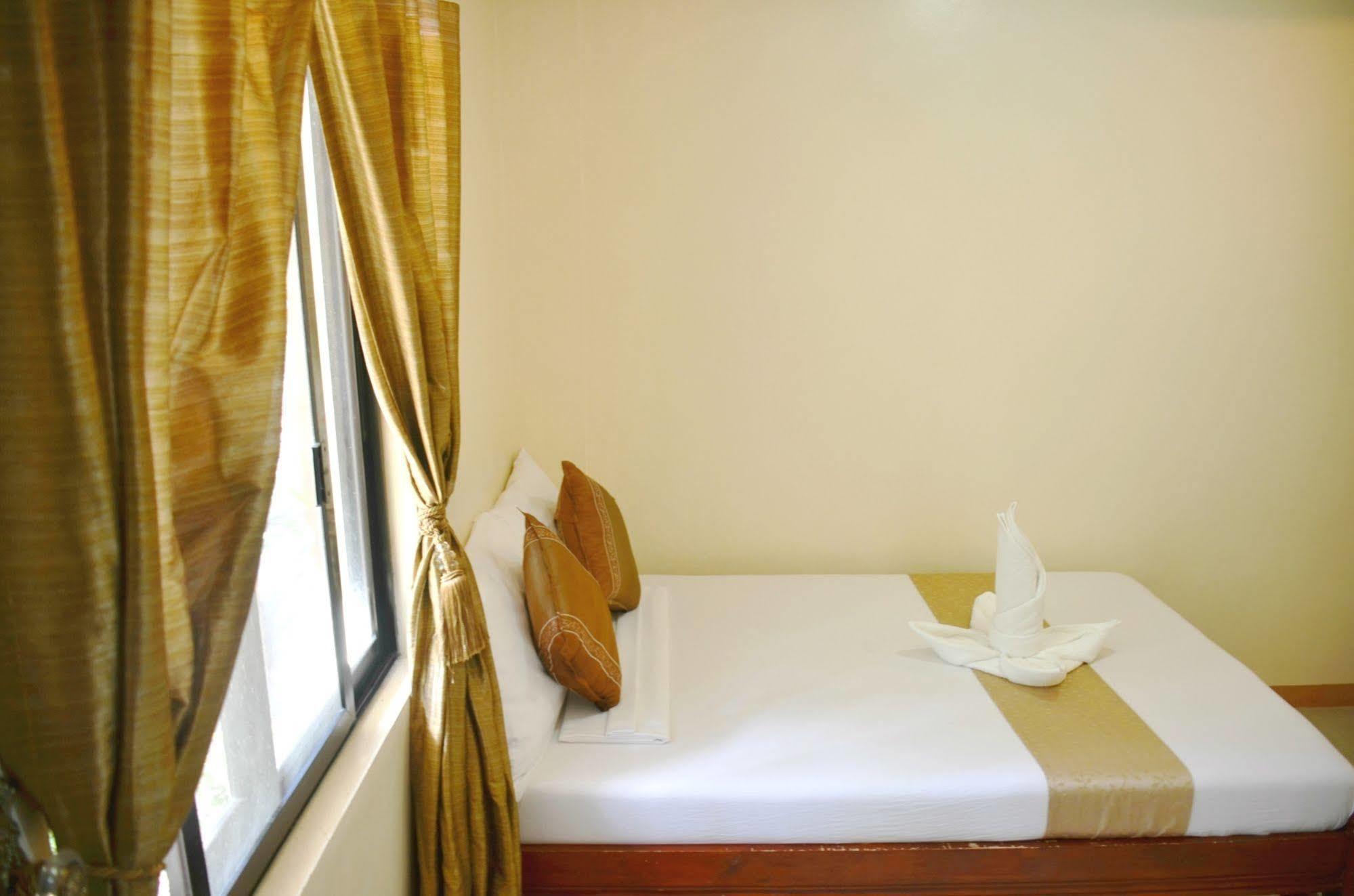 Casa D' Estrella Apartelle Balabag  Bagian luar foto