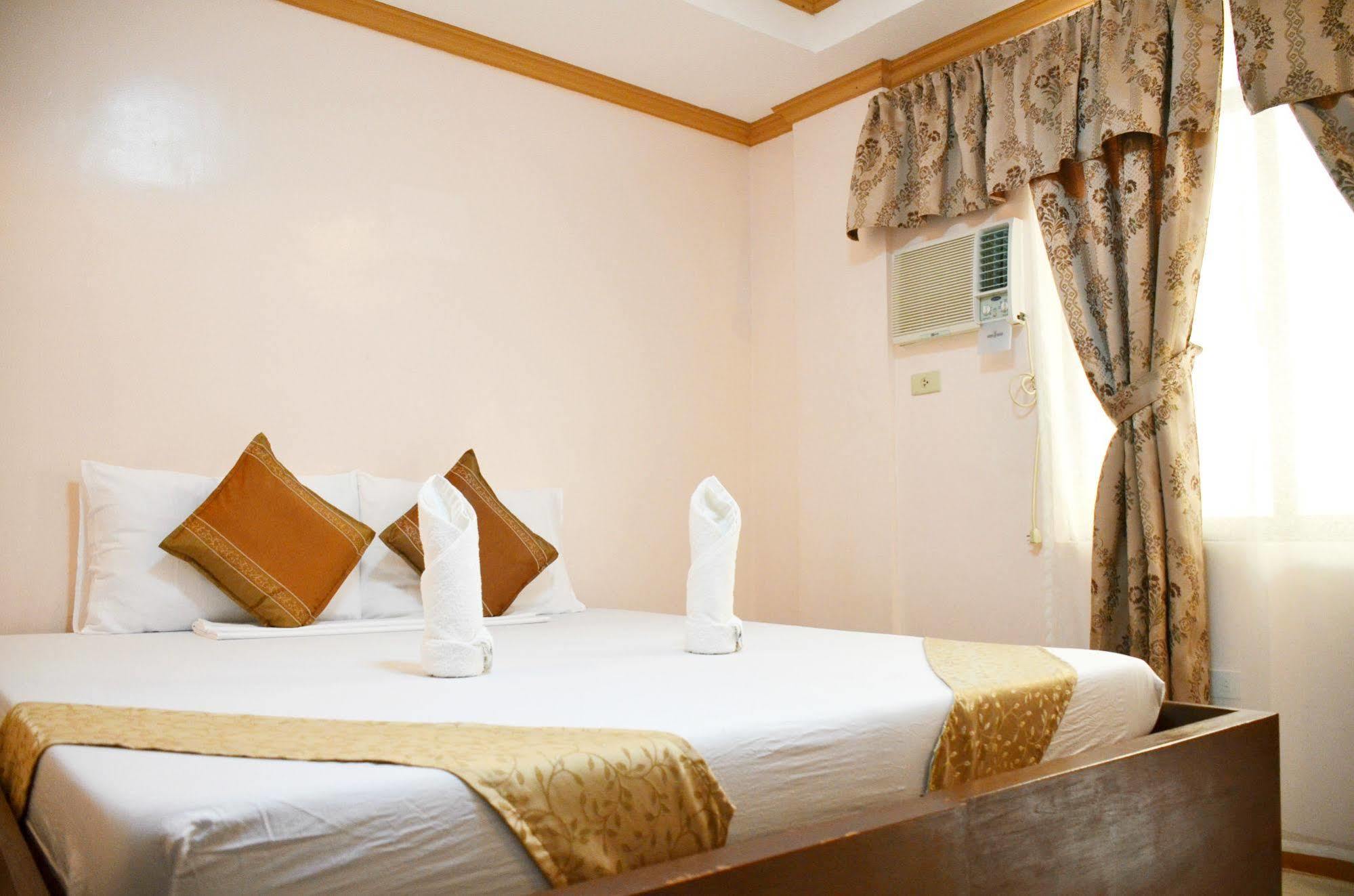 Casa D' Estrella Apartelle Balabag  Bagian luar foto