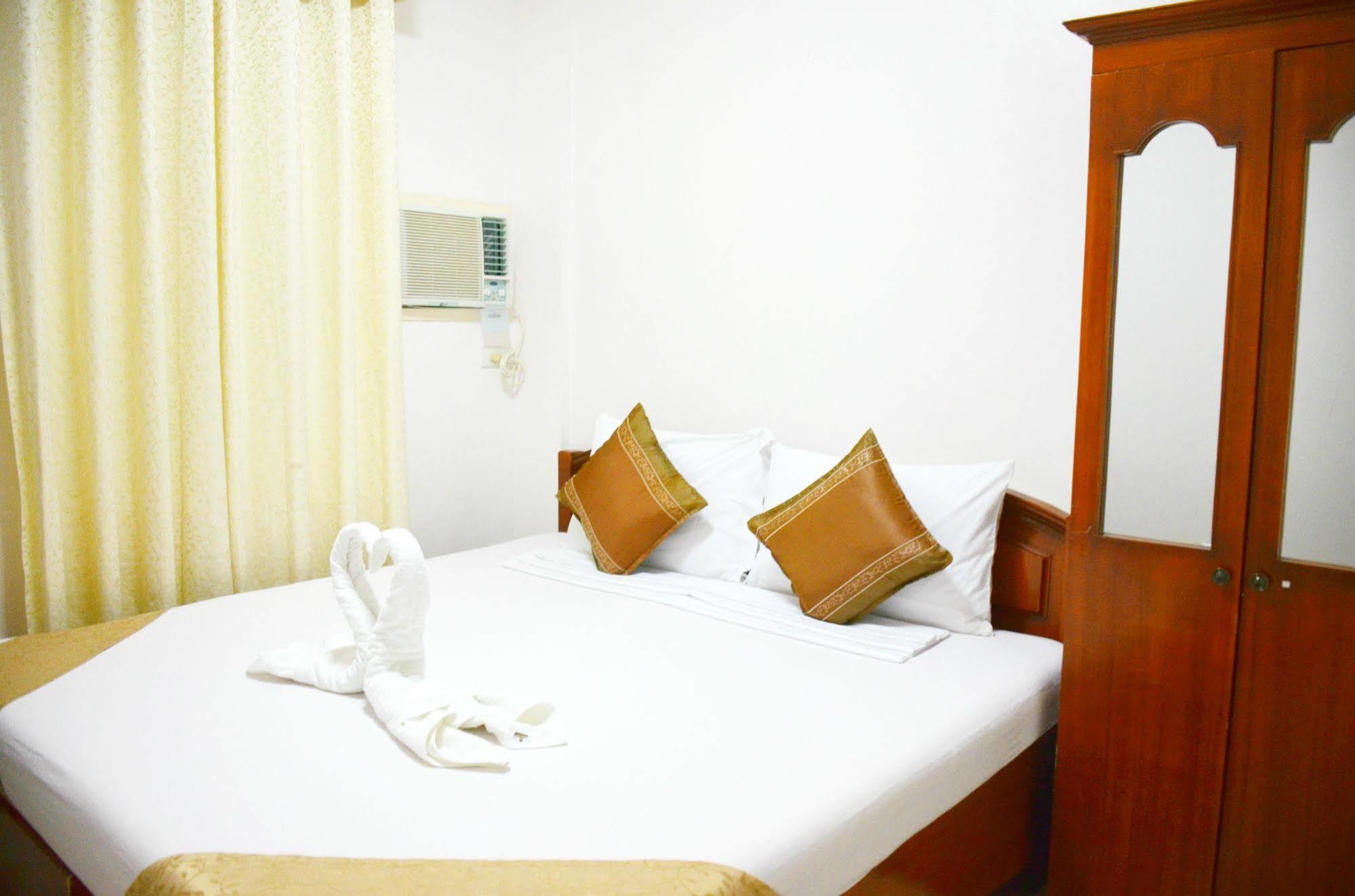 Casa D' Estrella Apartelle Balabag  Bagian luar foto