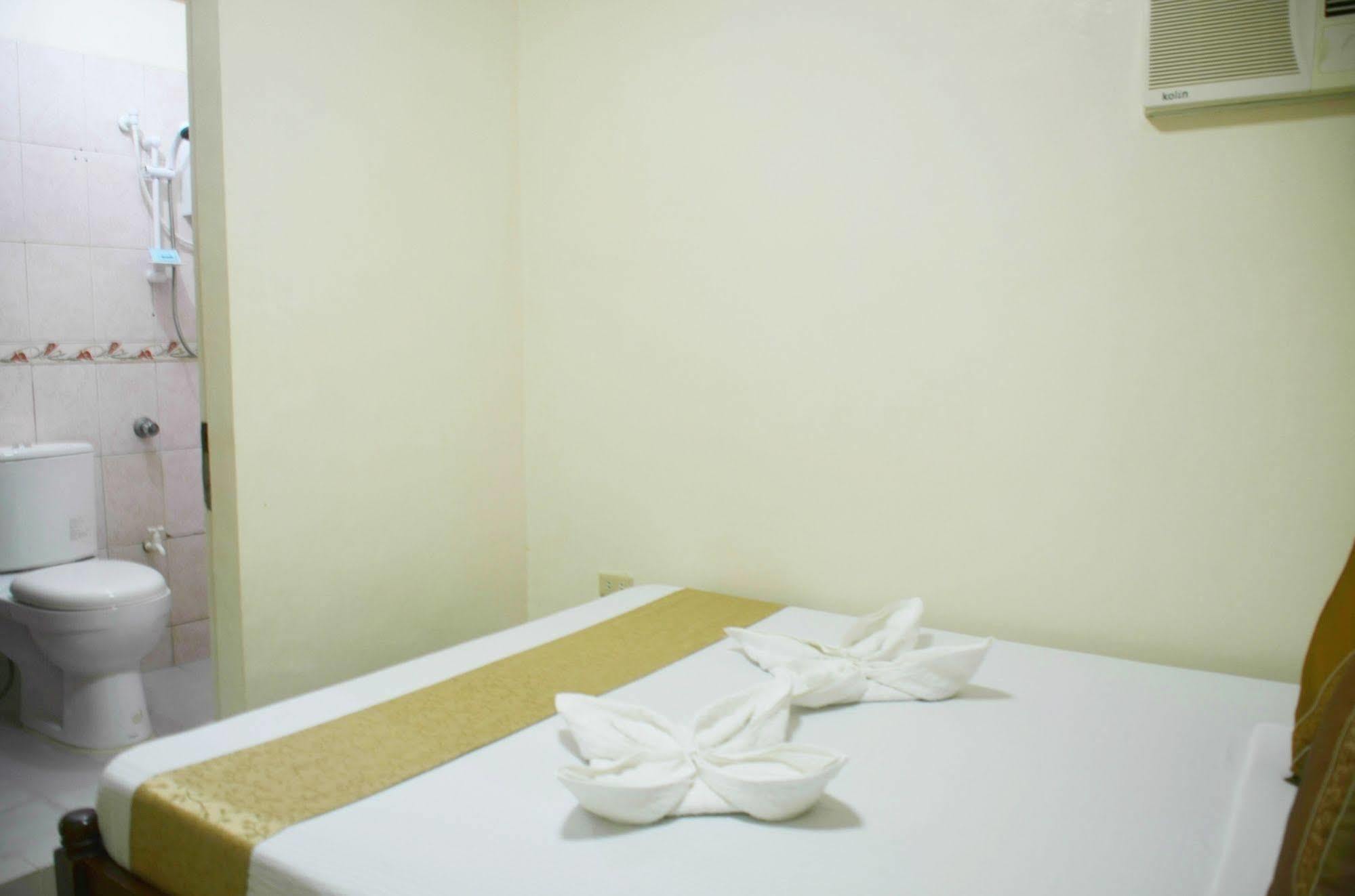Casa D' Estrella Apartelle Balabag  Bagian luar foto
