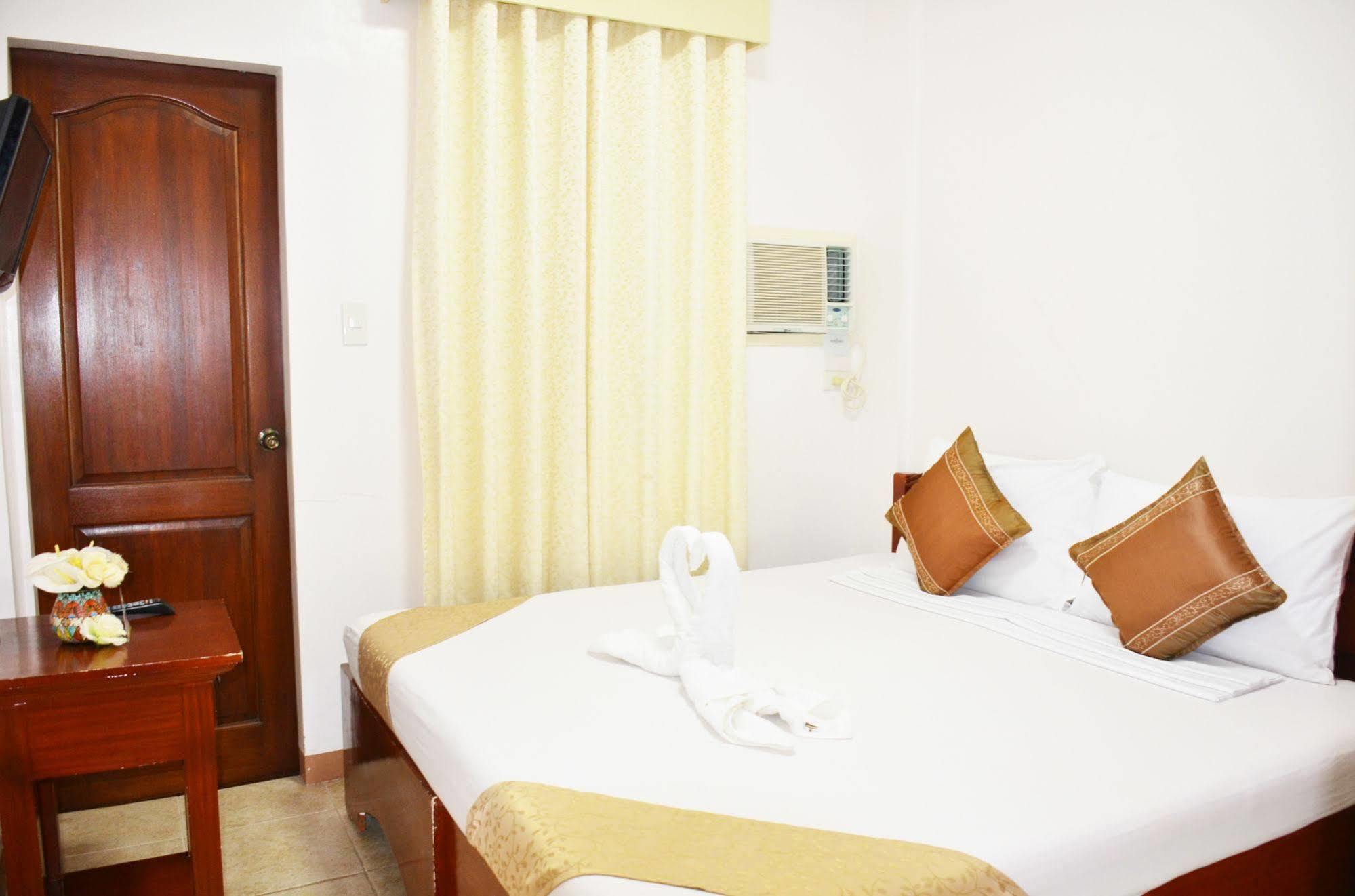 Casa D' Estrella Apartelle Balabag  Bagian luar foto