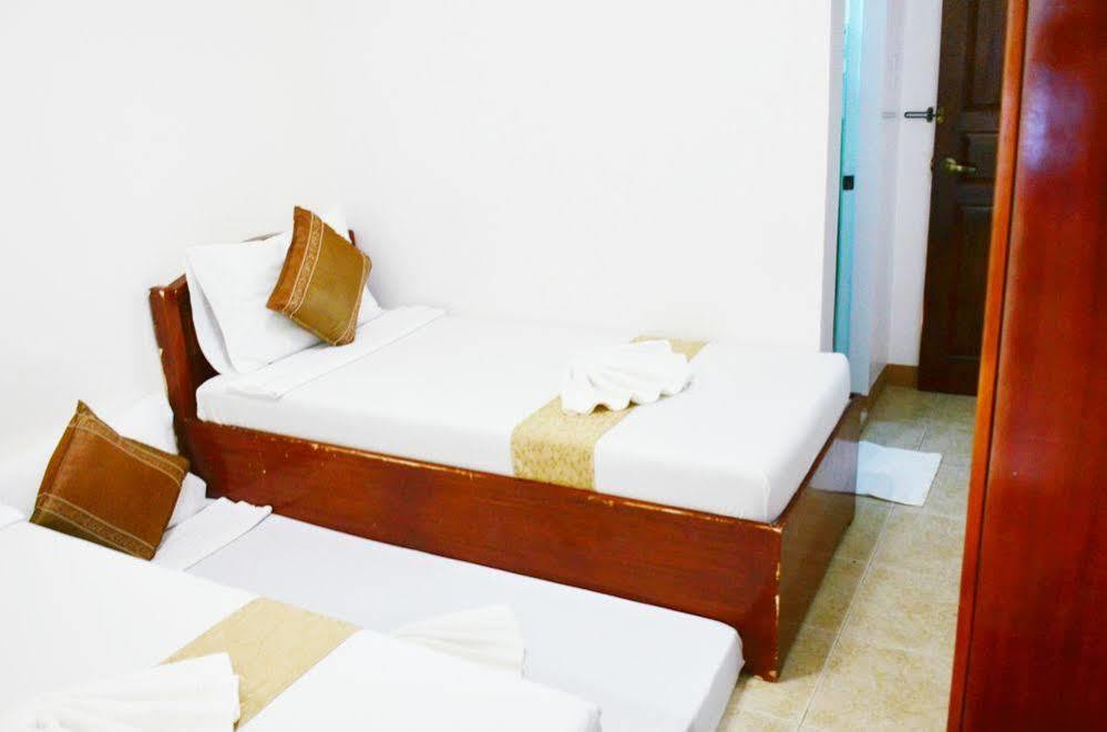 Casa D' Estrella Apartelle Balabag  Bagian luar foto