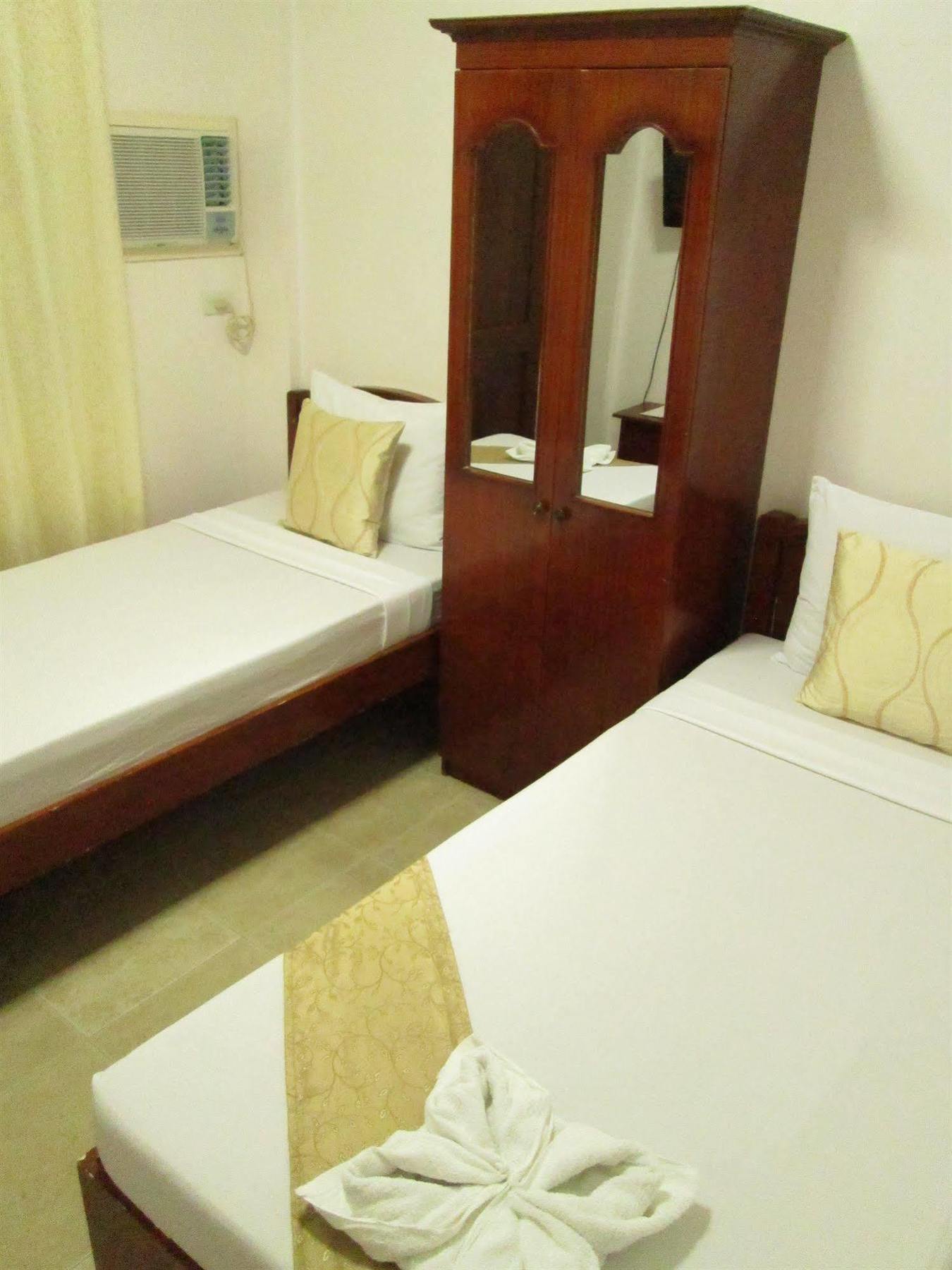 Casa D' Estrella Apartelle Balabag  Bagian luar foto