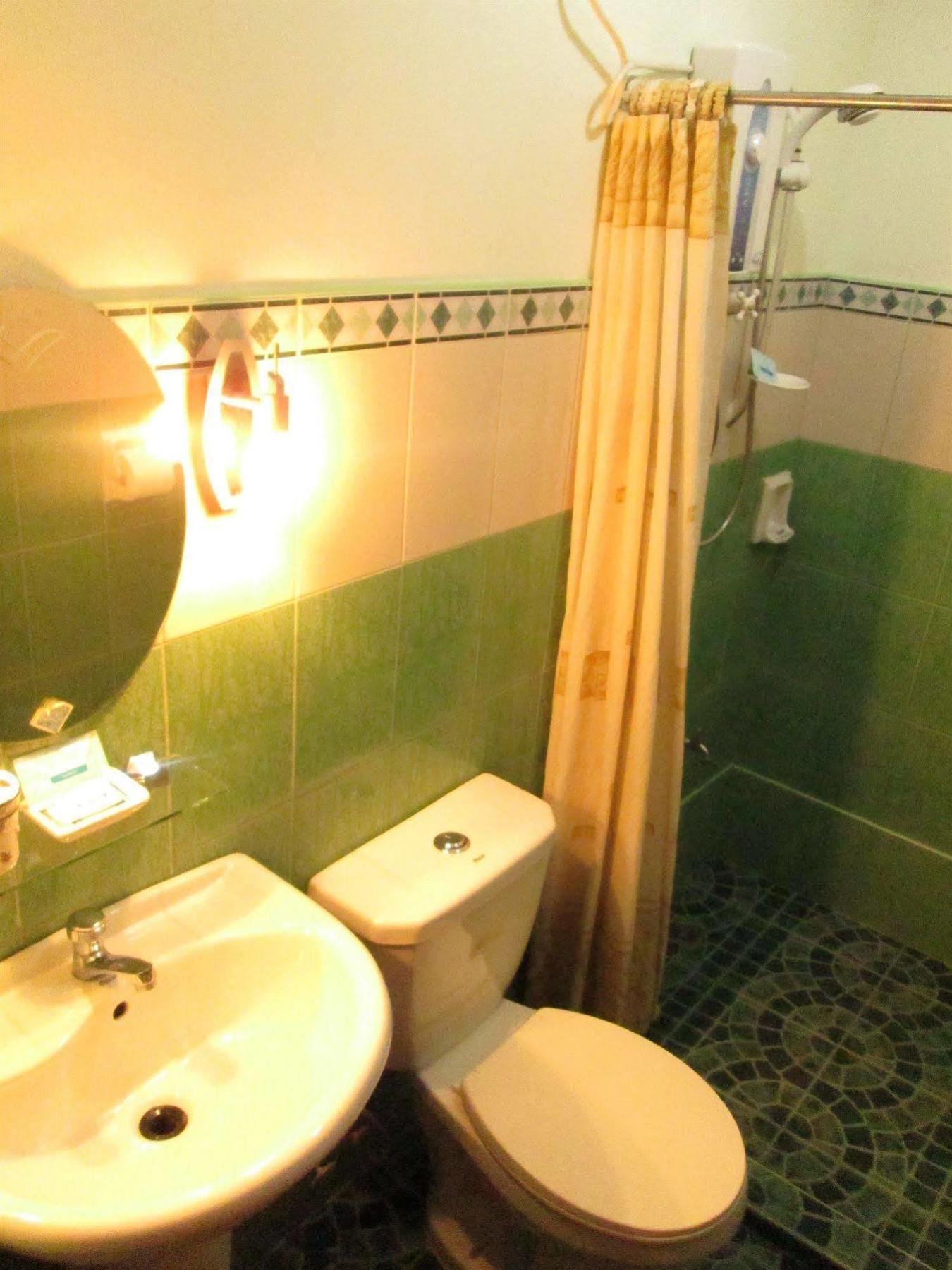 Casa D' Estrella Apartelle Balabag  Bagian luar foto