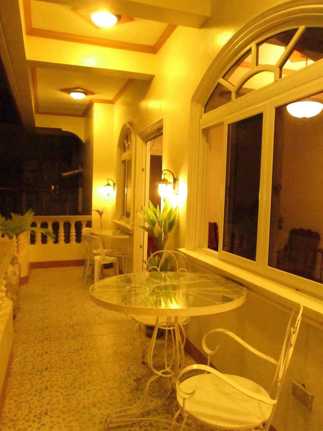 Casa D' Estrella Apartelle Balabag  Bagian luar foto