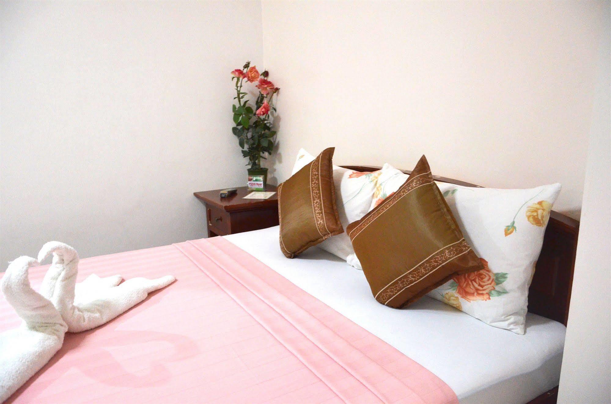 Casa D' Estrella Apartelle Balabag  Bagian luar foto