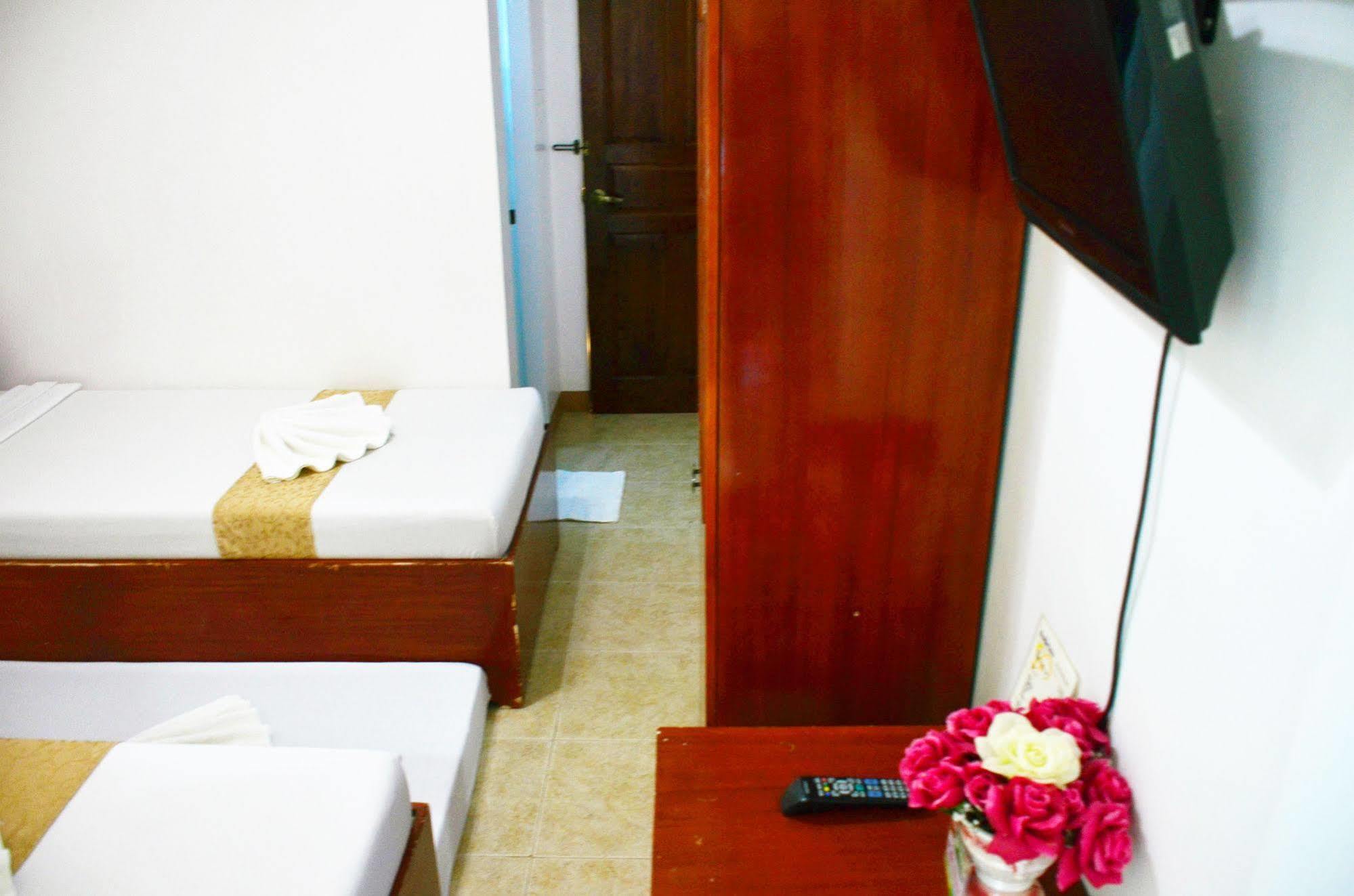 Casa D' Estrella Apartelle Balabag  Bagian luar foto